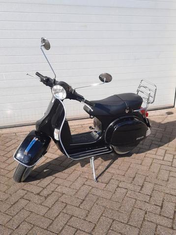 Vespa px 125cc  ( in nieuwstaat Met 5236km) beschikbaar voor biedingen