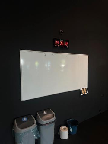 Whiteboard 100x200cm beschikbaar voor biedingen