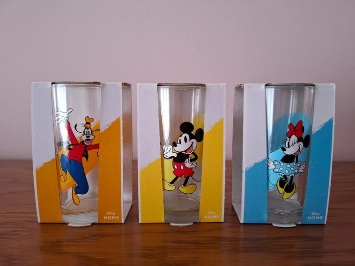 NIEUW 3 glazen Disney Mickey and friends, Huis en Inrichting, Keuken | Servies, Nieuw, Glas of Glazen, Overige stijlen, Glas, Ophalen of Verzenden