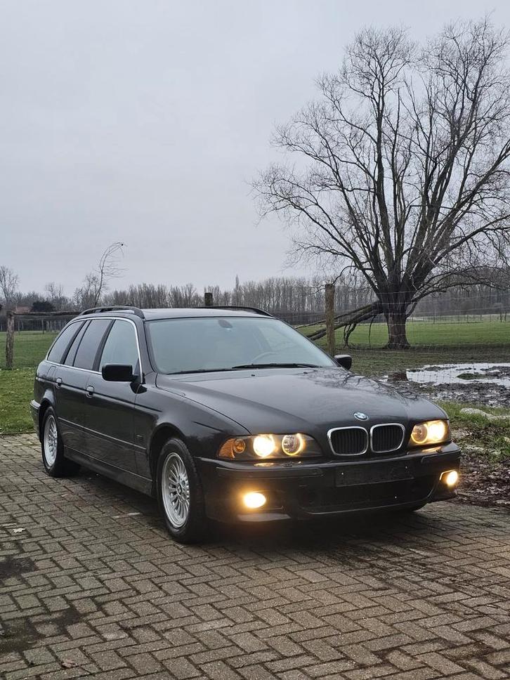 BMW 525iT, Auto's, BMW, Particulier, 5 Reeks, ABS, Airbags, Airconditioning, Alarm, Bluetooth, Boordcomputer, Centrale vergrendeling