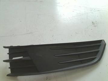 MISTLAMPKAPJE RECHTS Skoda Fabia III (NJ3) (01-2014/06-2021) beschikbaar voor biedingen