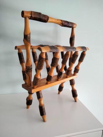 brut Curiosa vintage houten magazine houder krantenbak beschikbaar voor biedingen