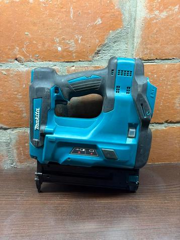 Makita accu minibrad nagelpistool 18V DBN500Z 15-50mm, Enlèvement ou Envoi, Utilisé