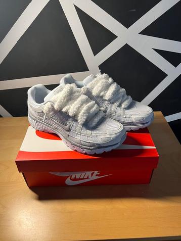 Nike p6000 fluffy laces maat 44 beschikbaar voor biedingen