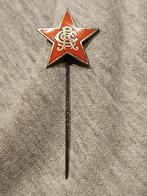 Speldje - rode ster met monogram CRS of RCS, Ophalen of Verzenden, Gebruikt, Overige onderwerpen, Speldje of Pin