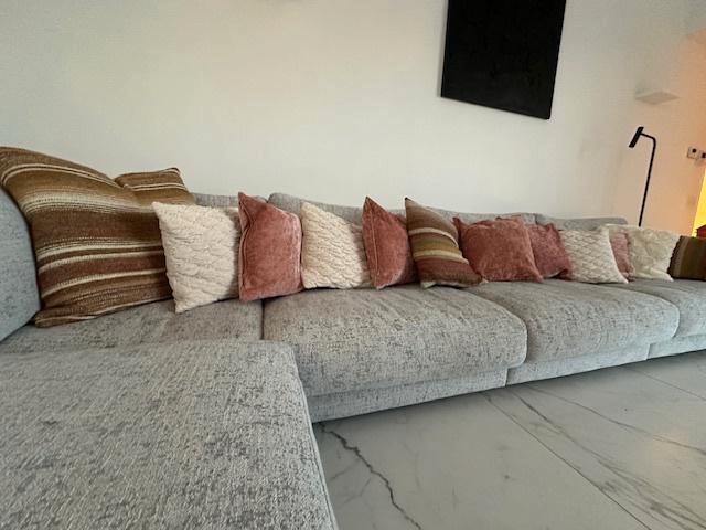 zetel, 4 zit, met bijhorende poef, Huis en Inrichting, Zetels | Zetels, Zo goed als nieuw, Rechte bank, Vierpersoons of meer, 300 cm of meer