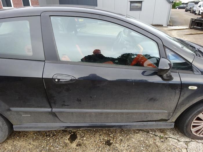 Portière 2portes droite d'un Fiat Punto Grande (891B), Autos : Pièces & Accessoires, -, 3 mois de garantie, Utilisé, Porte