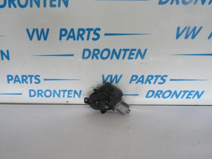 Moteur de vitre portière d'un Volkswagen Polo, Volkswagen, -, 3 mois de garantie, Utilisé