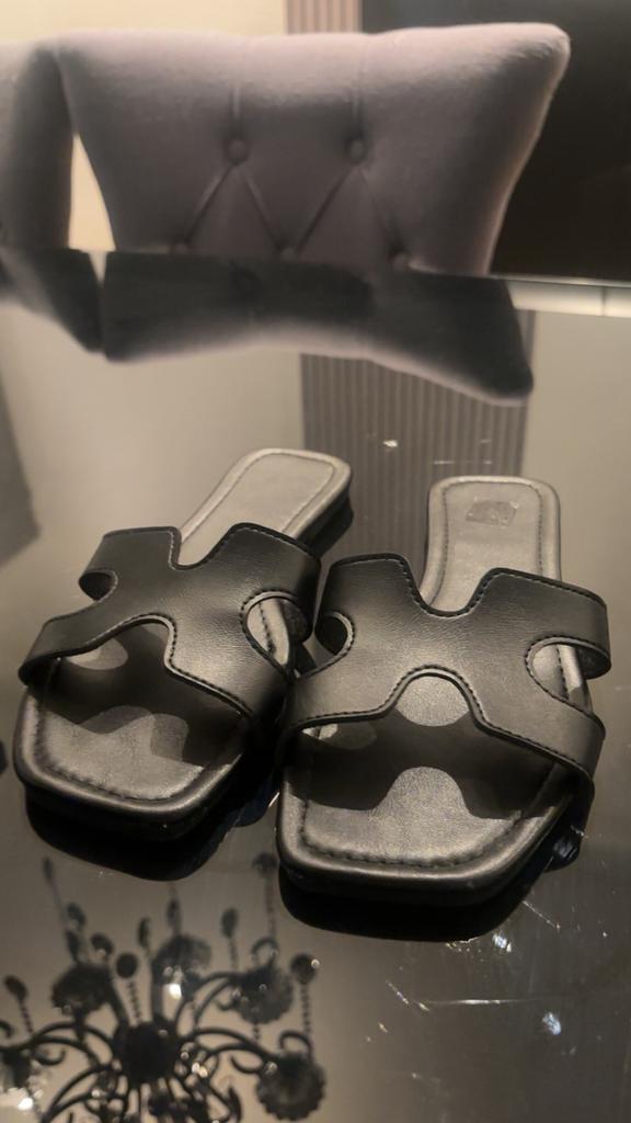 Hermes sandalen, Kleding | Dames, Schoenen, Zwart, Zo goed als nieuw, Ophalen, Slippers