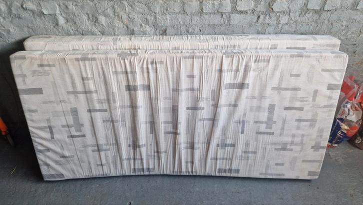 GRATIS: 2 dezelfde matrassen, afneembare hoes met rits, Kinderen en Baby's, Kinderkamer | Bedden, Gebruikt, 180 cm of meer, 85 tot 100 cm