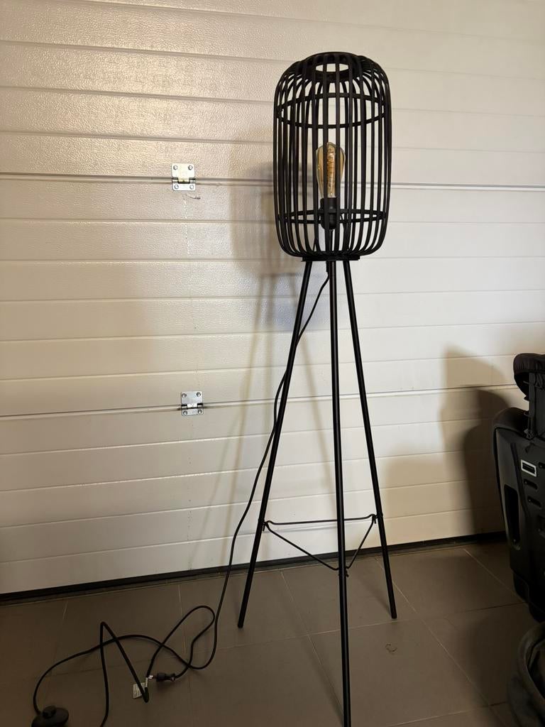 Lampadaire noir industriel moderne, Maison & Meubles, Enlèvement, Comme neuf, Industrieel modern