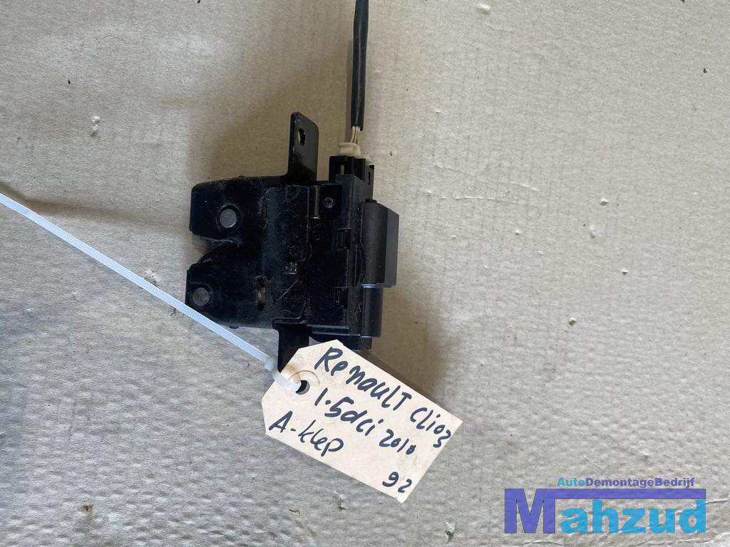 RENAULT CLIO 3 Achterklep slot mechaniek 8200947699, Autos : Pièces & Accessoires, Carrosserie & Tôlerie, Renault, Arrière, Utilisé