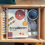 emailleer set, Enlèvement