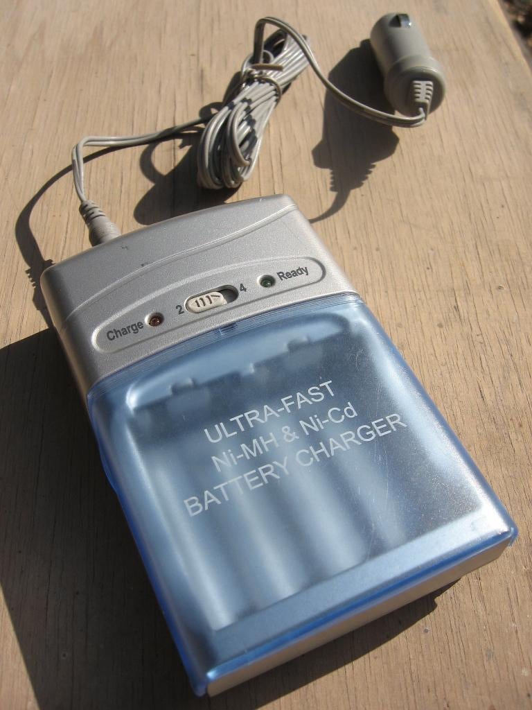 Digital chargeur rapide de piles + adaptateur, Enlèvement ou Envoi