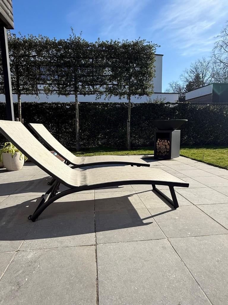 Set van 2 ligstoelen (Exterioo), Ophalen, Gebruikt