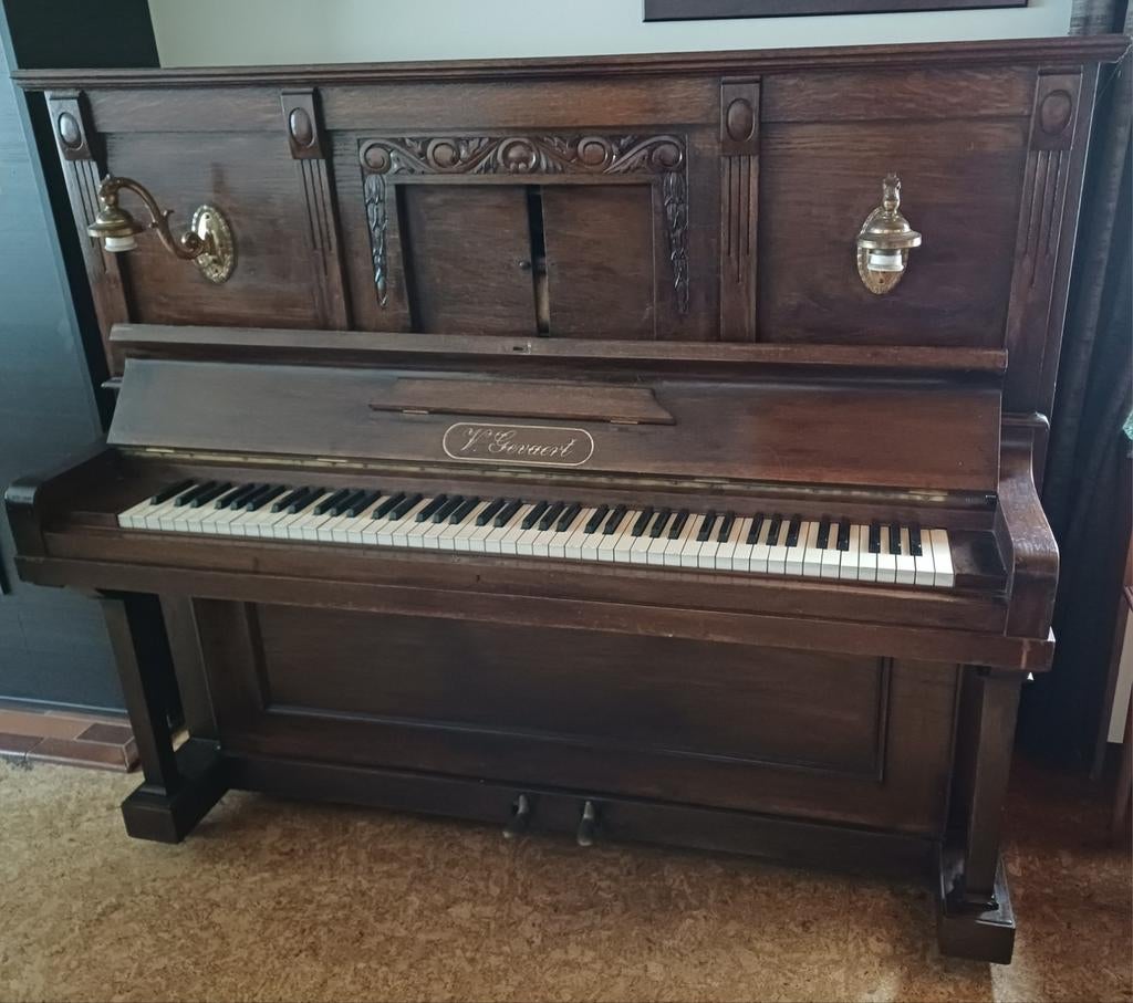 Pianola. Dit is een antiek meubelstuk/een zelfspelende piano, Musique & Instruments, Pianos, Piano, Enlèvement