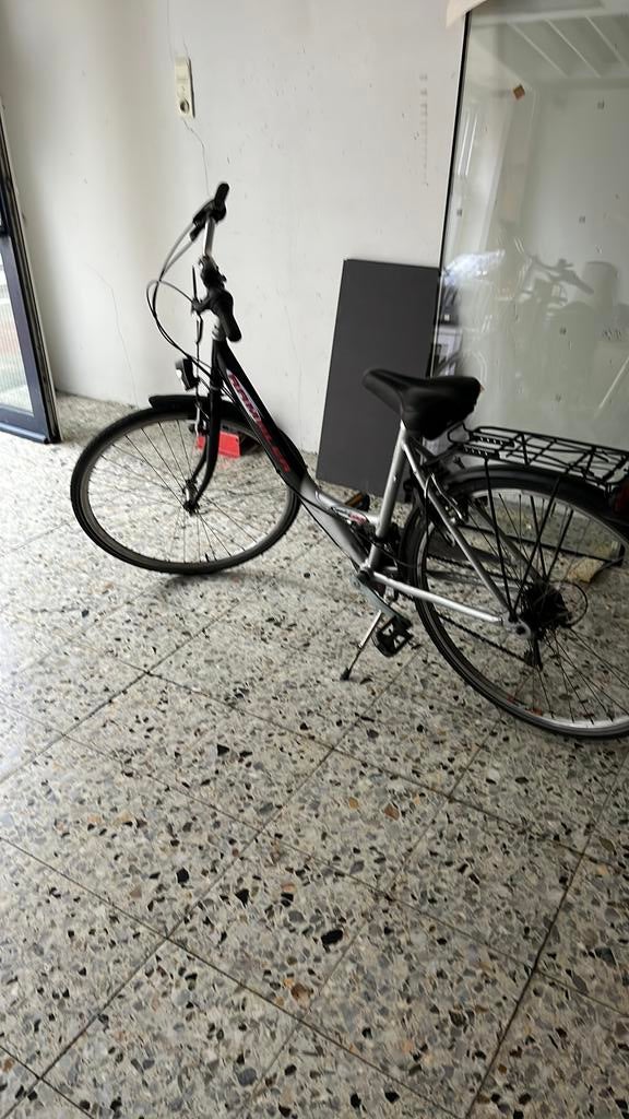 Damesfiets rambler 28 inch, Ophalen, Zo goed als nieuw, Versnellingen