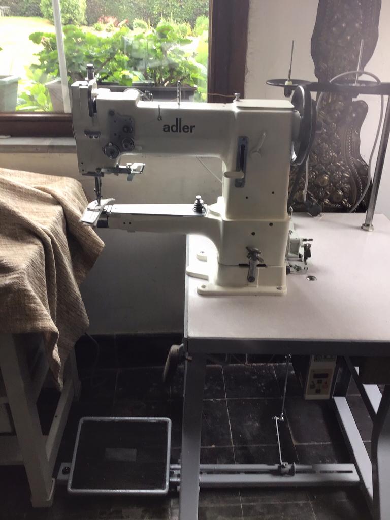 Adler, Hobby en Vrije tijd, Naaimachines en Toebehoren, Ophalen of Verzenden, Zo goed als nieuw