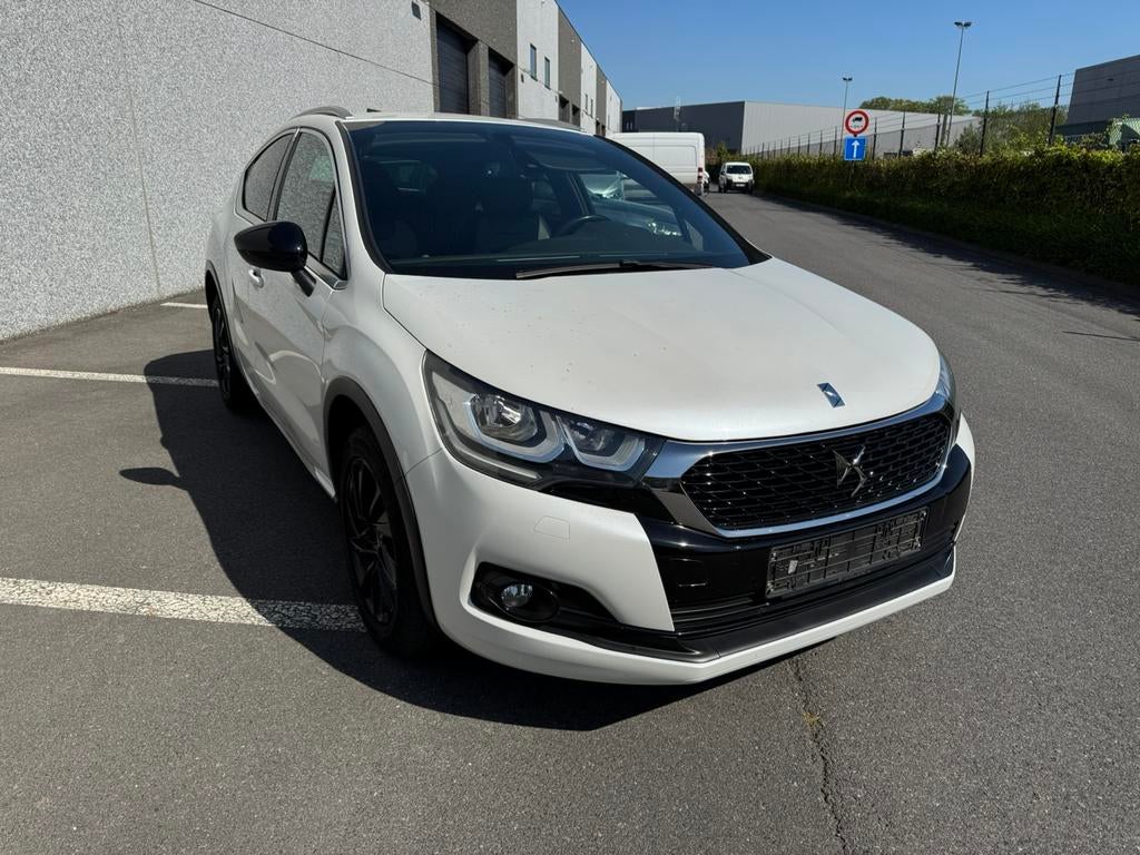 Citroën DS4. 1.2 essence, Autos, Citroën, Euro 6, Entreprise, Boîte manuelle, 5 portes