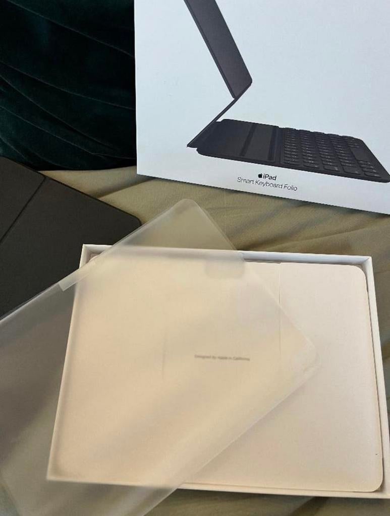 Smart keyboard folio voor ipad, Computers en Software, Ophalen, Zo goed als nieuw, 11 inch, Apple iPad