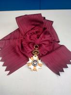 Grootlint met medaille in de orde van de Kroon, Envoi