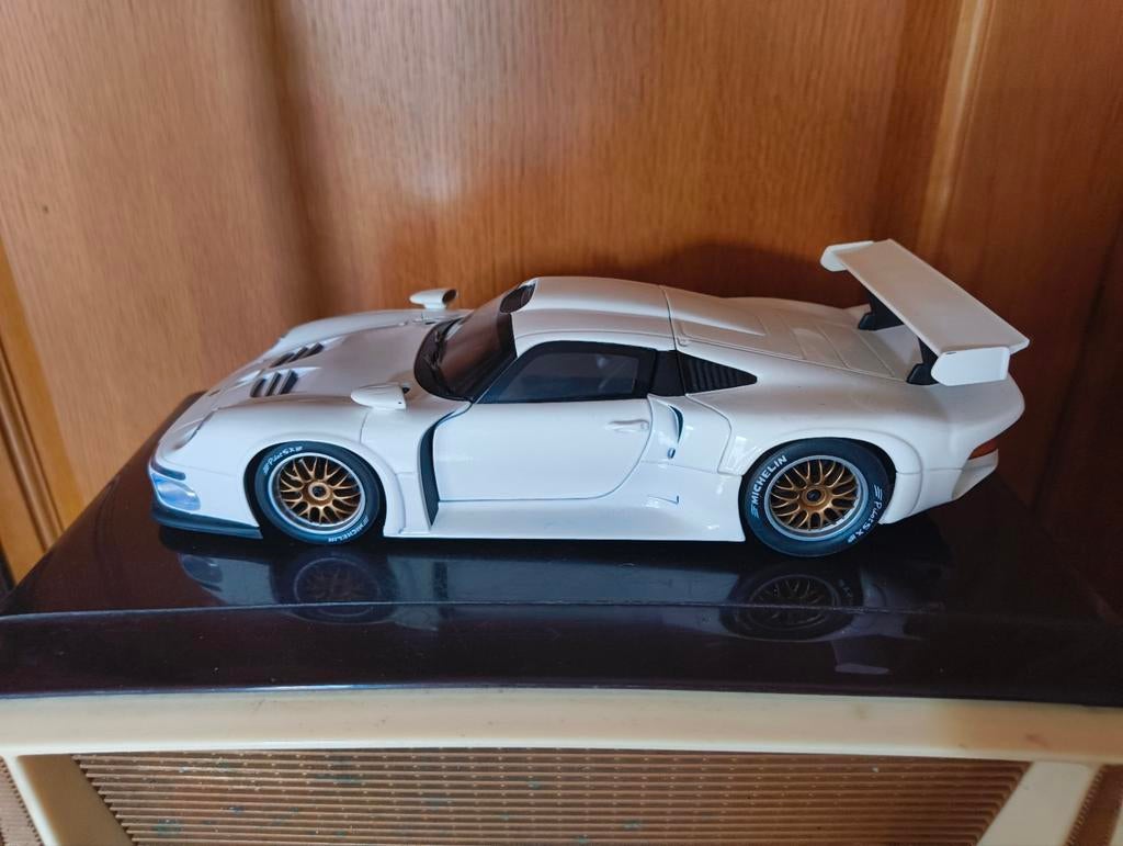 UT Models Porsche 911 GT1 1/18, Ophalen of Verzenden, UT Models