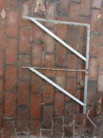 2 metalen plankdragers / wandbeugels, Ophalen, Gebruikt