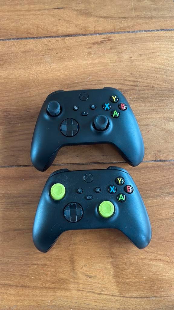 Xbox series x - 1 TB - twee controllers+batterijen - games, Games en Spelcomputers, Spelcomputers | Xbox Series X en S, Zo goed als nieuw