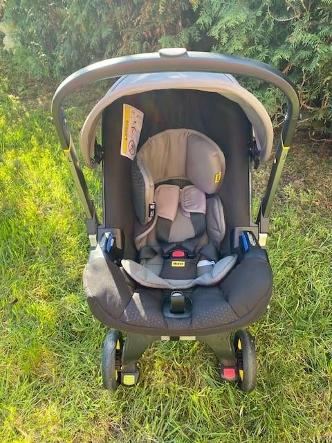 DOONA  Buggy en autostoel in 1   Perfecte staat, Kinderen en Baby's, Ophalen, Zo goed als nieuw, Overige merken, Zonnekap
