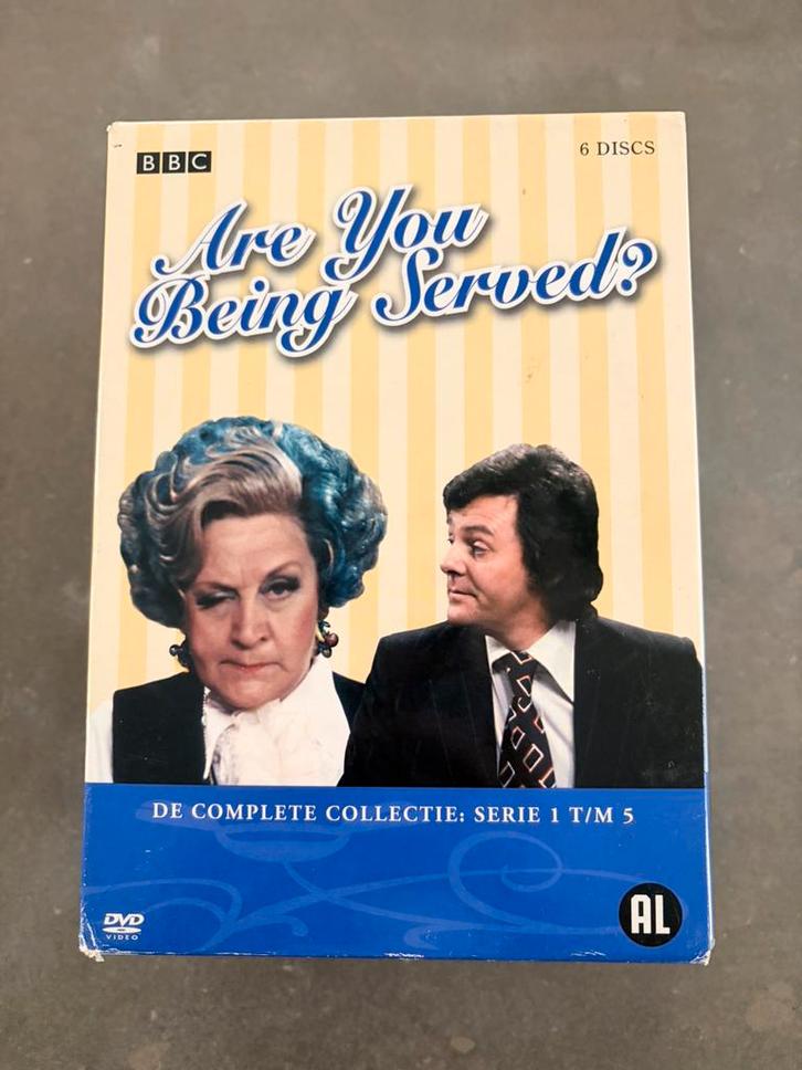 DVD box Are you being served? Seizoen 1 tem 5, CD & DVD, DVD | TV & Séries télévisées, Comme neuf, Comédie, Coffret, À partir de 9 ans