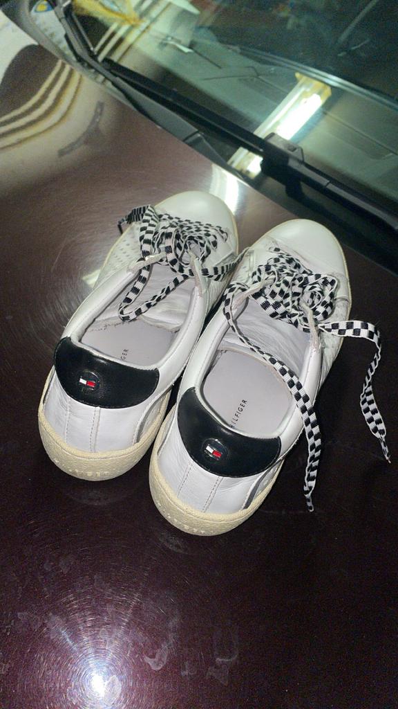 Tommy hilfiger schoenen (maat 38), Ophalen