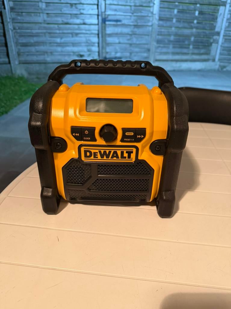 Radio dewalt, Ophalen, Zo goed als nieuw, Radio