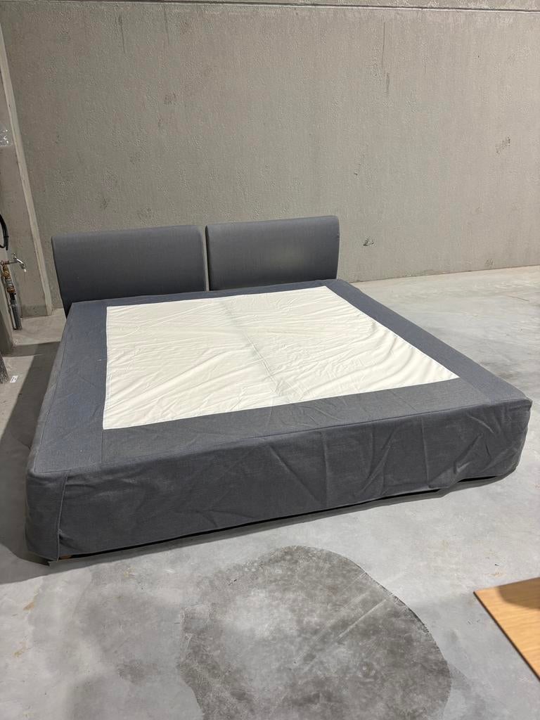 Olivier Strelli bed - Beka 2m lengte 1.80 breed, Huis en Inrichting, Slaapkamer | Boxsprings, Gebruikt, 180 cm, 200 cm, Tweepersoons