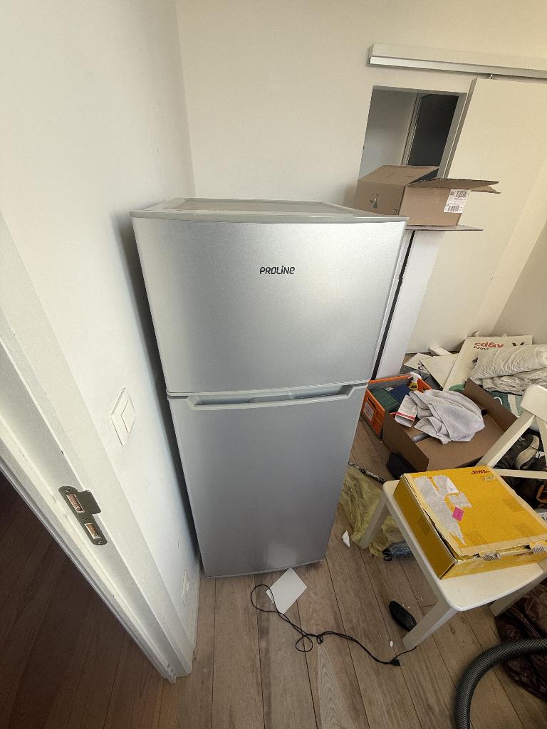 Frigo avec congélateur gratuit, fonctionne parfaitement, Classe énergétique A ou plus économe, Utilisé, 200 litres ou plus, 45 à 60 cm