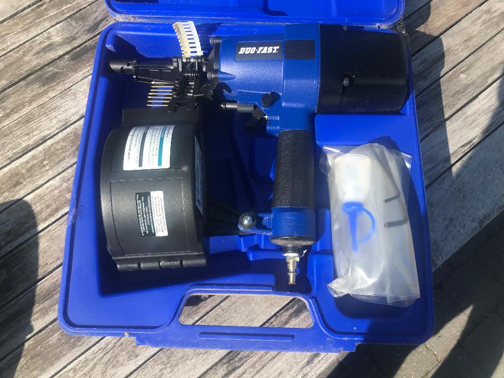 Nagelpistool met volle pallet trommelnagels!, Doe-het-zelf en Bouw, Ophalen, Zo goed als nieuw