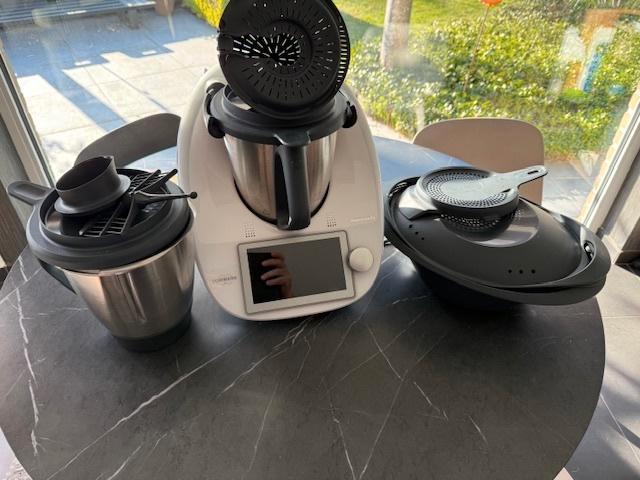 Thermomix TM6 (incl 2e beker), Elektronische apparatuur, Keukenmixers, Gebruikt, 1 tot 2 liter, Vaatwasserbestendig, Ophalen