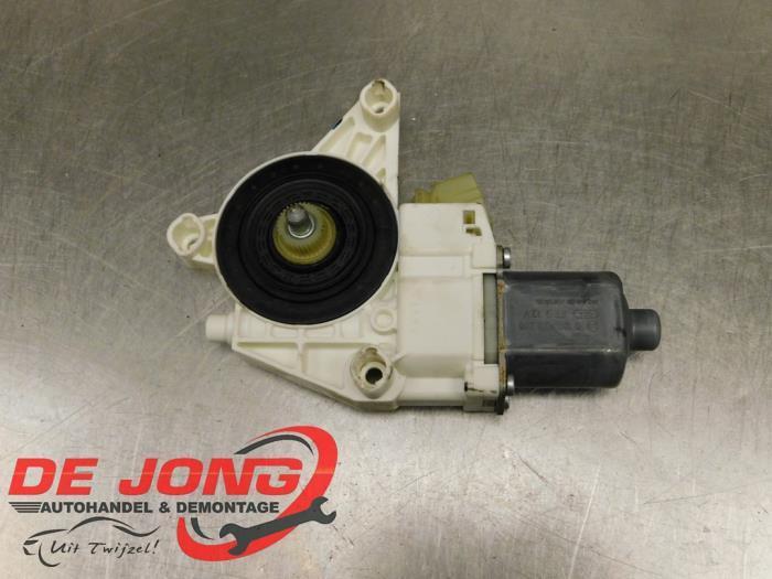 Moteur de vitre portière d'un Mercedes ML-Klasse, Autos : Pièces & Accessoires, Carrosserie & Tôlerie, Mercedes-Benz, Utilisé