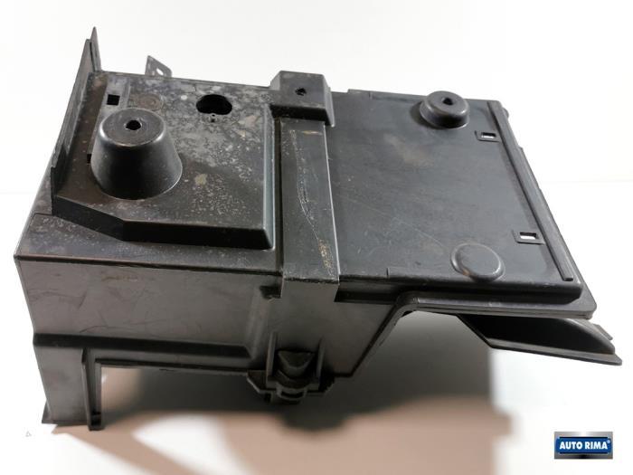 Accubak van een Volvo V50, Auto-onderdelen, Carrosserie, Volvo, Gebruikt, 3 maanden garantie, Ophalen of Verzenden