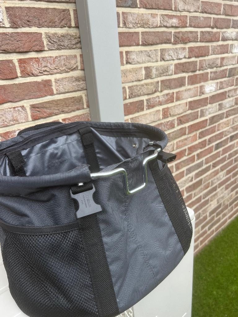 Te koop honden fietsstoeltje en rugtas, Ophalen, Zo goed als nieuw