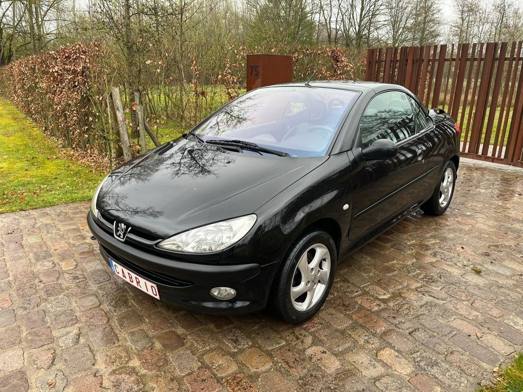 Peugeot 206 CC 1.6i 16v / 207.370 km / benzine, 4 zetels, Zwart, 4 cilinders, Cabriolet