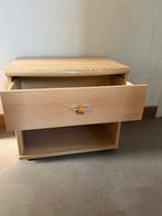 table de chevet en hêtre laminé, Maison & Meubles, Chambre à coucher | Tables de chevet, Enlèvement, Utilisé, Bois, 45 à 65 cm