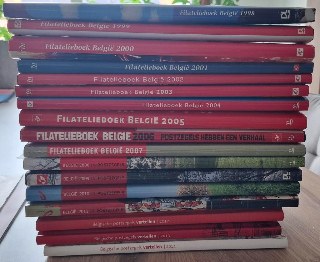 Complete filatilie boeken van 1998 tot 2014, Ophalen