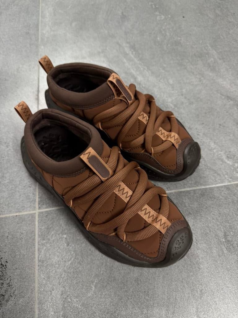 Chaussure de ville / de recuperation hoka p38,5, Enlèvement ou Envoi, Comme neuf