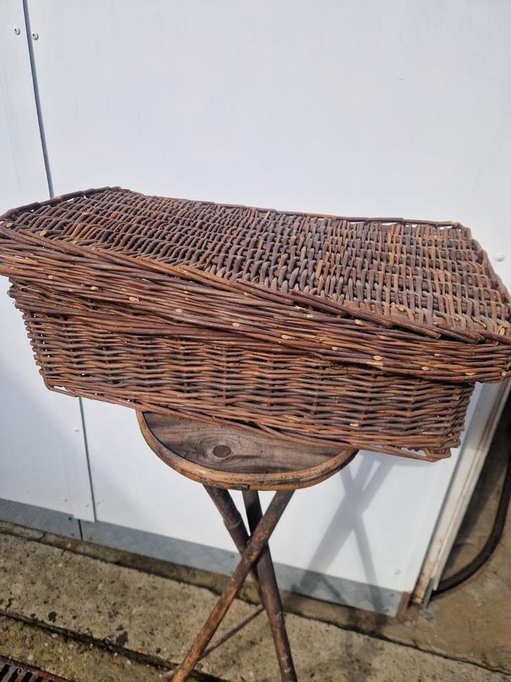 Leuke opbergmand ook als vintage bloemversiering, Huis en Inrichting, Woonaccessoires | Schalen en Manden, Ophalen of Verzenden