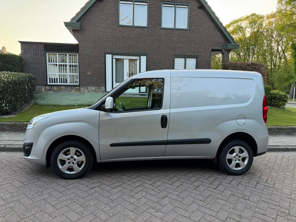 Opel Combo 1.3 diesel lichte vracht Euro6b Airco trekhaak, 75 kW, Euro 6, Bedrijf, Parkeersensor