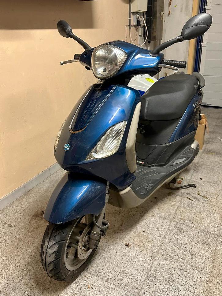 Scooter, Motos, Motos | Piaggio, Particulier, Scooter, jusqu'à 11 kW, 1 cylindre, Permis Moto A1 minimum, Automatique, Occasion