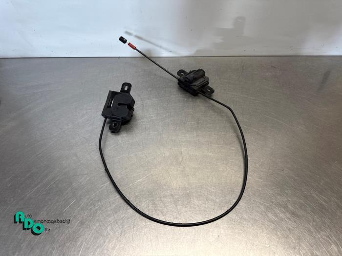 Slotmechaniek Motorkap van een Volvo V40 (V40 12-), Auto-onderdelen, Carrosserie, Volvo, Gebruikt, 3 maanden garantie, Ophalen of Verzenden