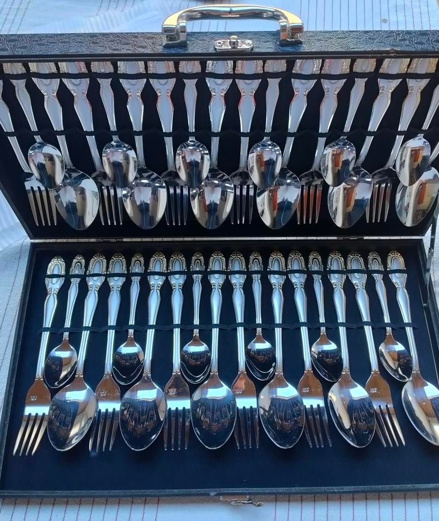 Ménagère 36 pièces inox 18/10 – état neuf. Jamais servi., Antiquités & Art, Antiquités | Couverts, Enlèvement