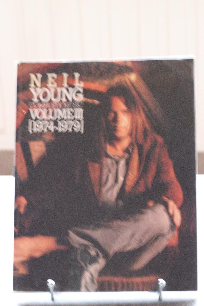 Neil Young complete music vol 3 1974-1979, Ophalen of Verzenden, Artiest of Componist, Country en Western, Gitaar