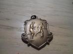 Ancienne petite Médaille Football 1931, Enlèvement ou Envoi, Utilisé, Autres types
